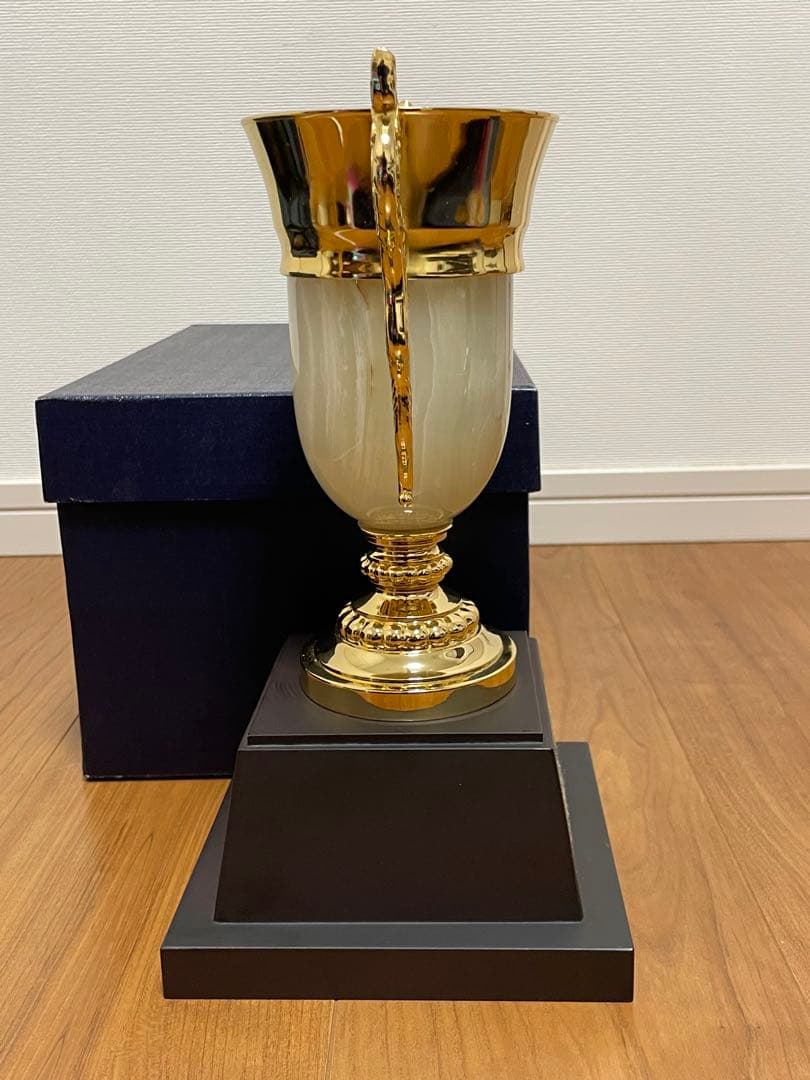 優勝カップ