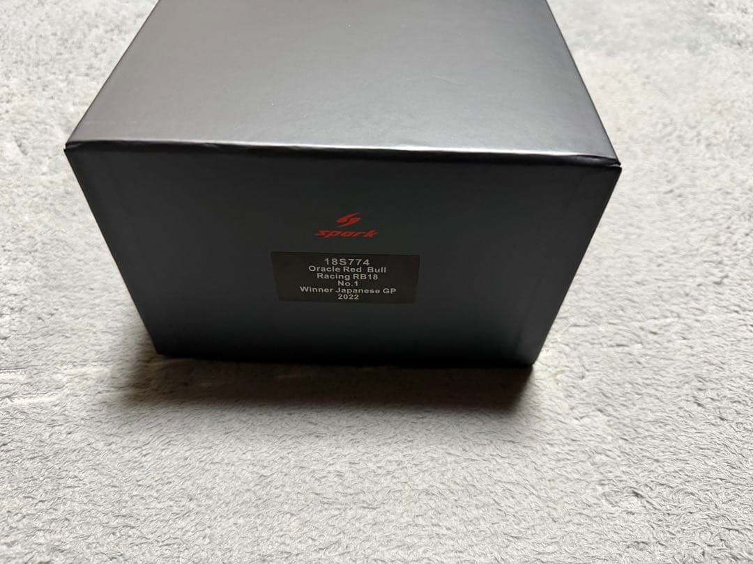 ミニカー spark Oracle Red Bull Racing RB16 2022