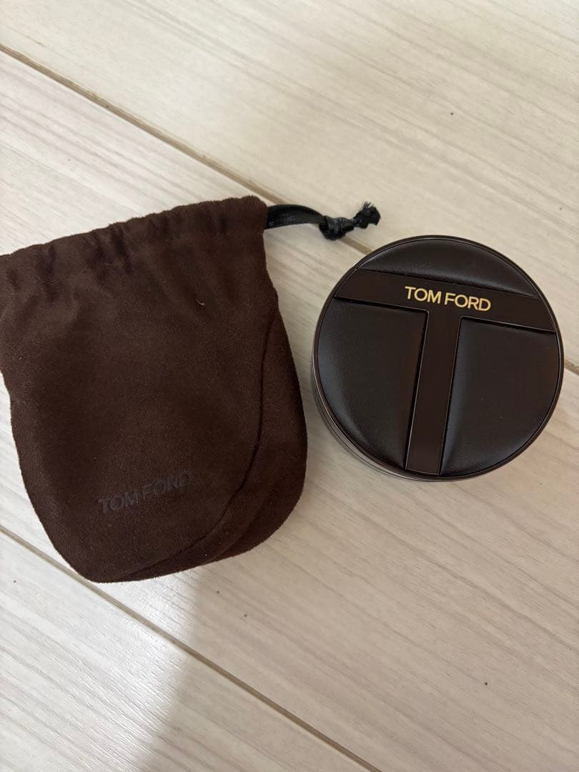 TOM FORD アーキテクチャーソフトマットブラーリング　ヌードアイボリー