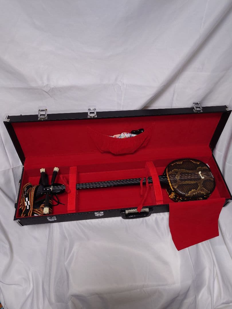 沖縄三線　初級の上等　二人の製作家によるコラボ