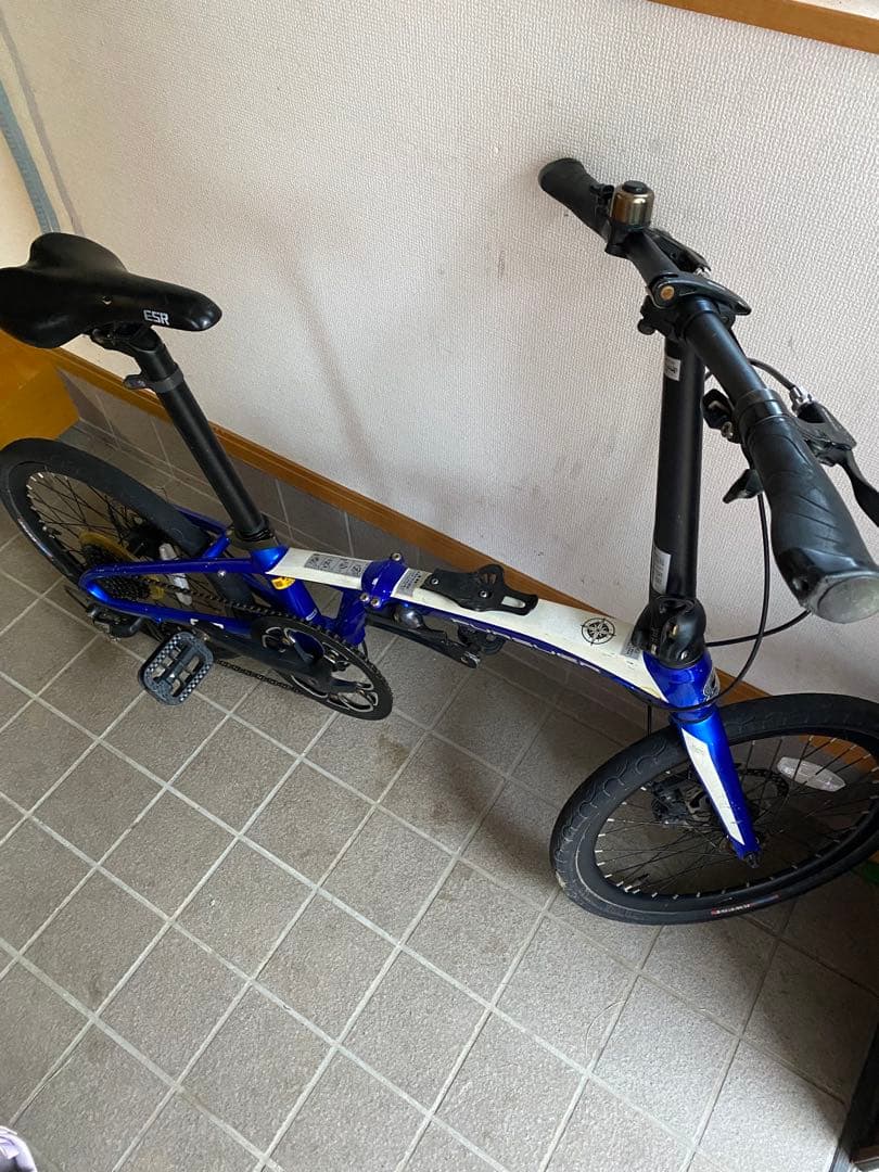 折りたたみ自転車 青と黒 アルミフレーム