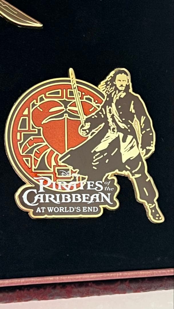 【500個限定】　ディズニー　パイレーツオブカリビアン　ピンバッジセット 箱付き