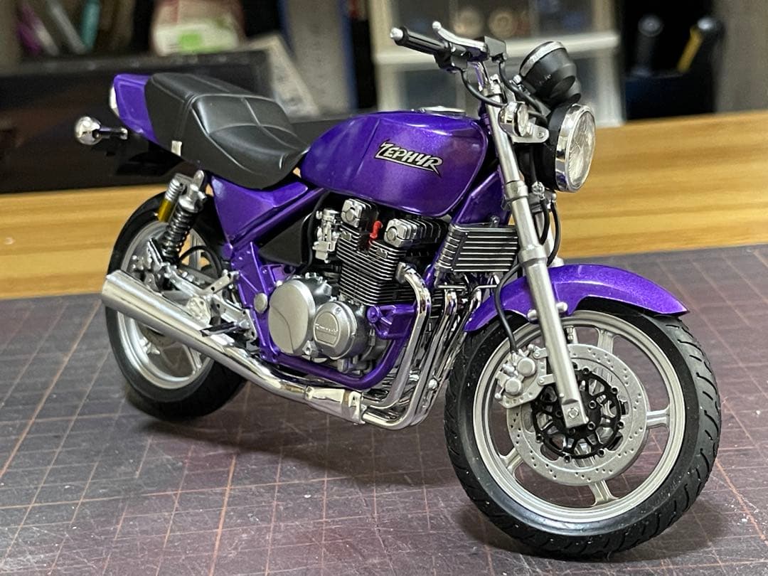 1/32 カワサキ・ゼファー（ZR400C）★完成品