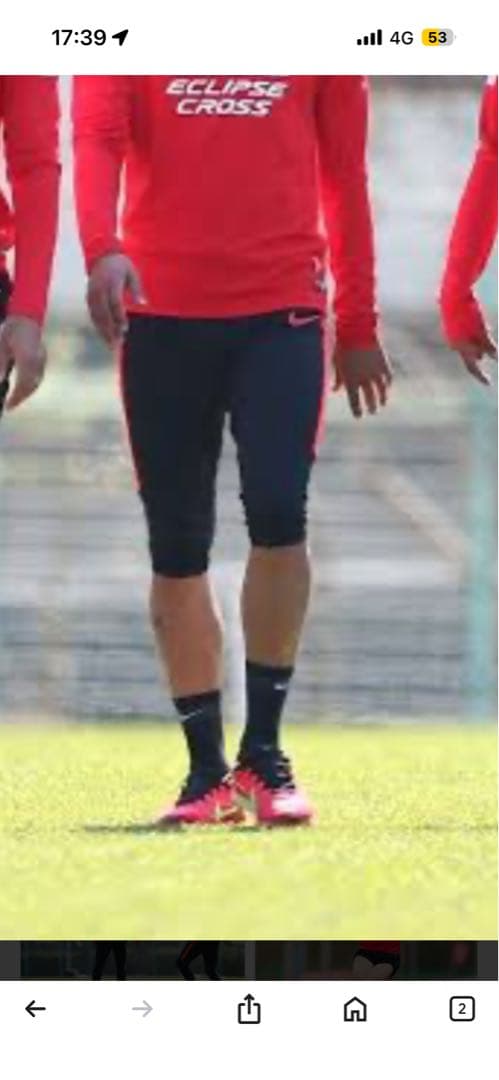 浦和レッズ　練習着　上下セット