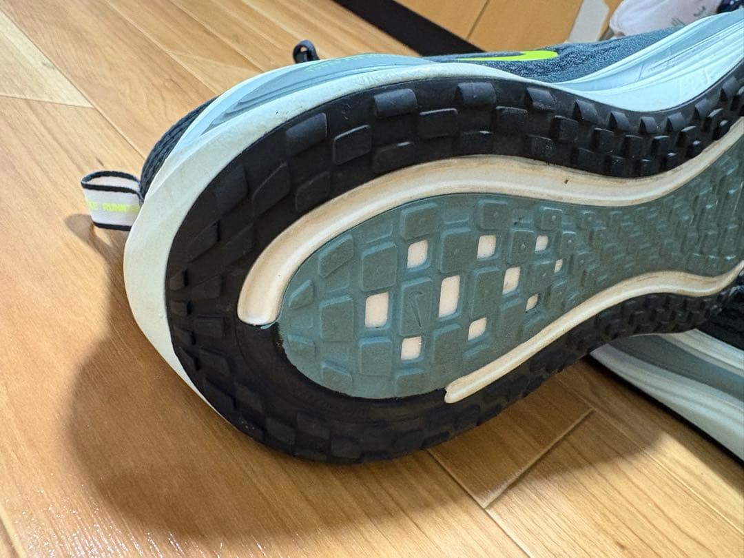 美品オススメです。NIKE ポメロプラス　メンズ27.5cm