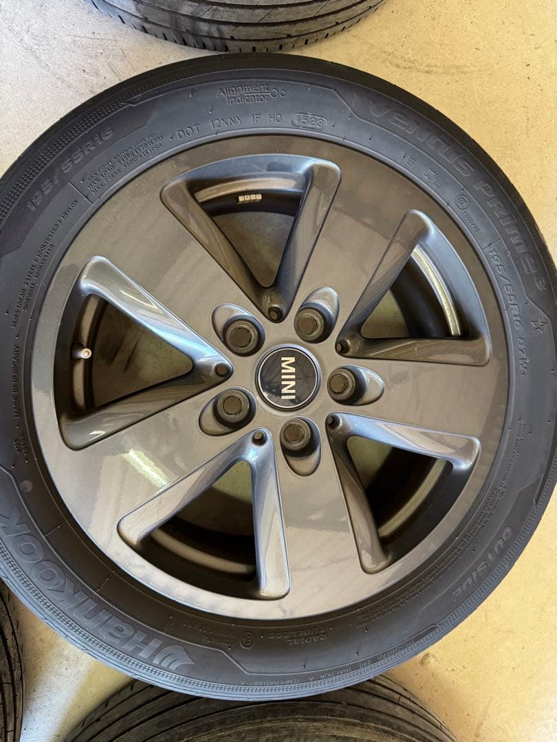 F55 LCI2後期　16 インチ純正ホイール