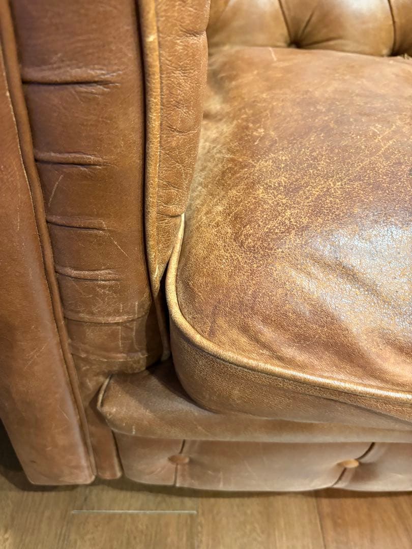 Eiji　ブラウンレザー チェスターフィールドソファ