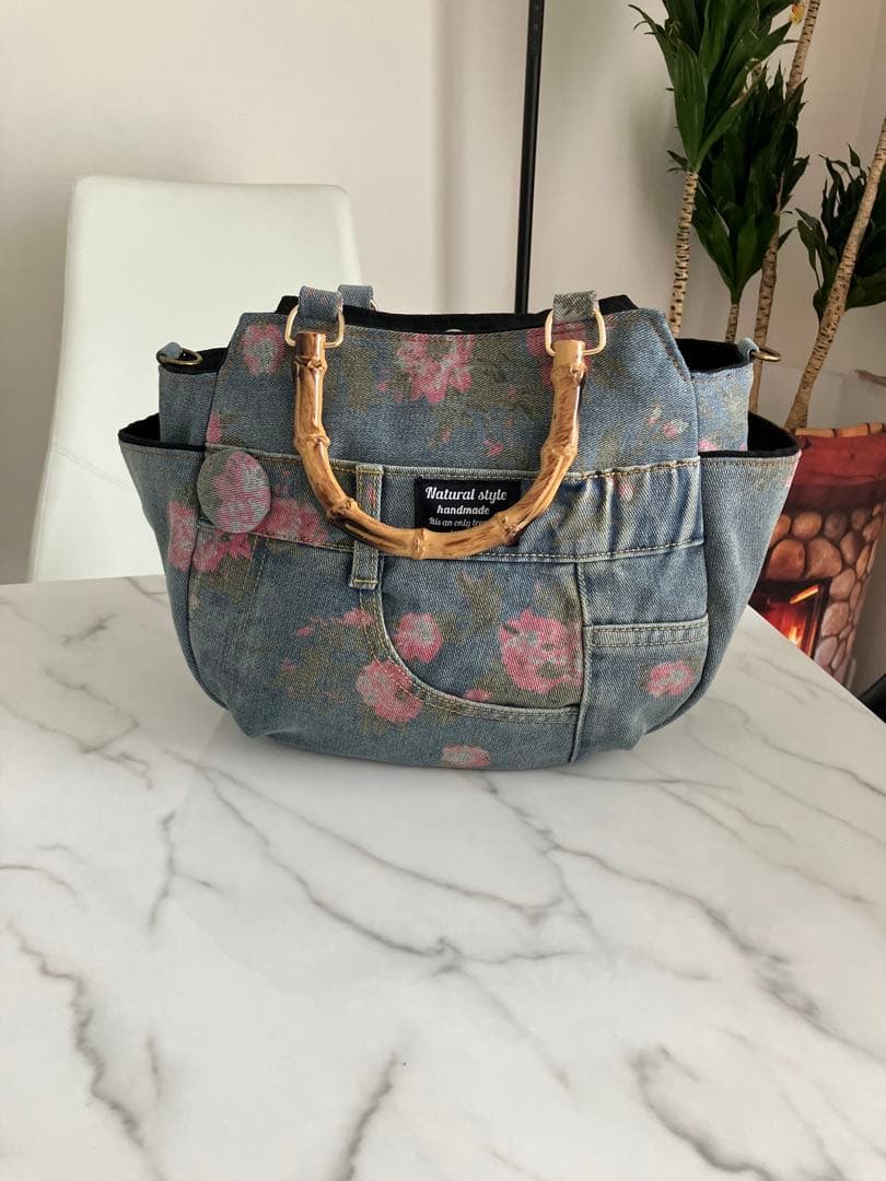 802 ✿ いちご ✿　花柄デニムリメイクバック　ハンドメイド2点