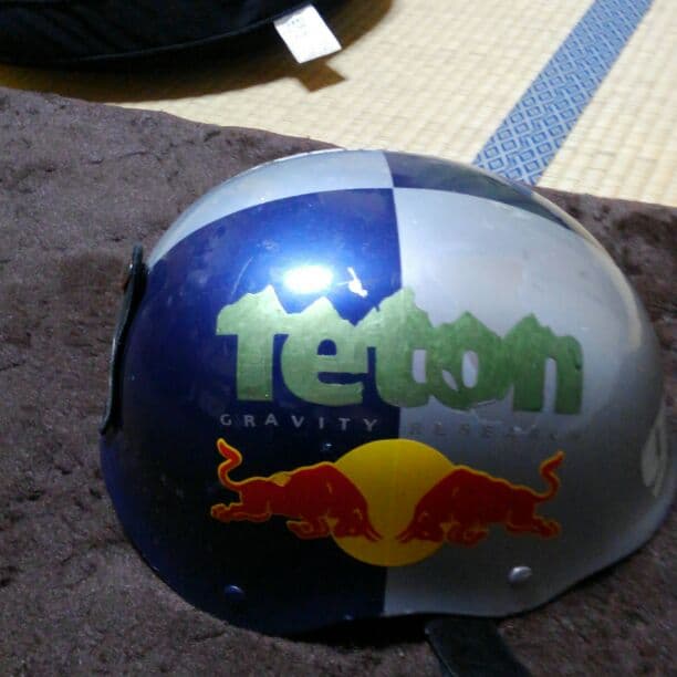 レッドブルカラーヘルメット