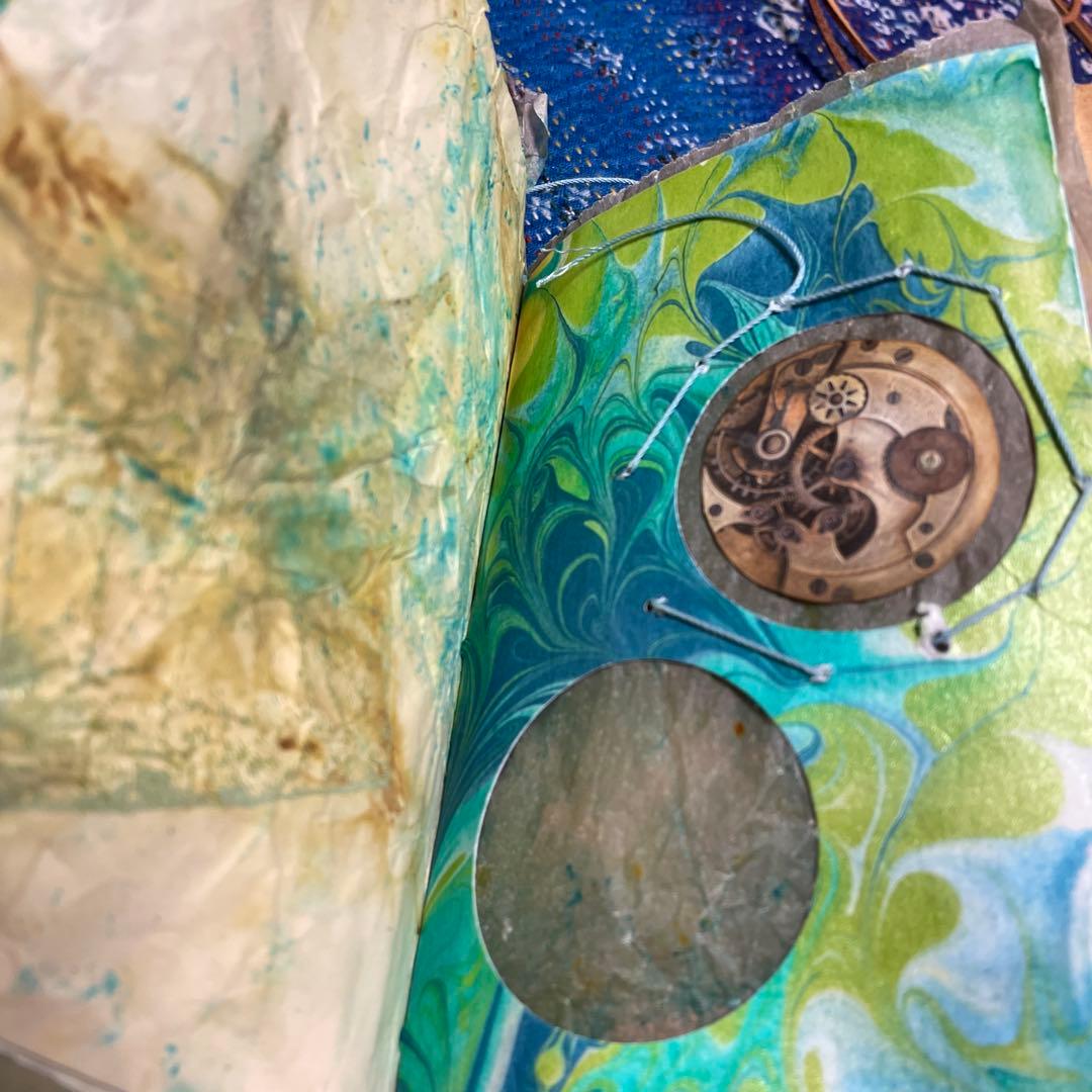 庭の本棚 「襤褸の本9〜異世界の街〜」 　ジャンクジャーナル