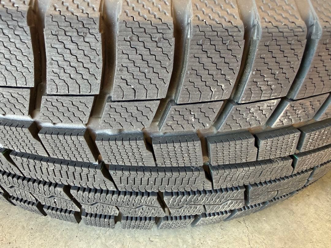 アルミホイールスタッドレスタイヤ4本セット　225/65R17 エクストレイル等