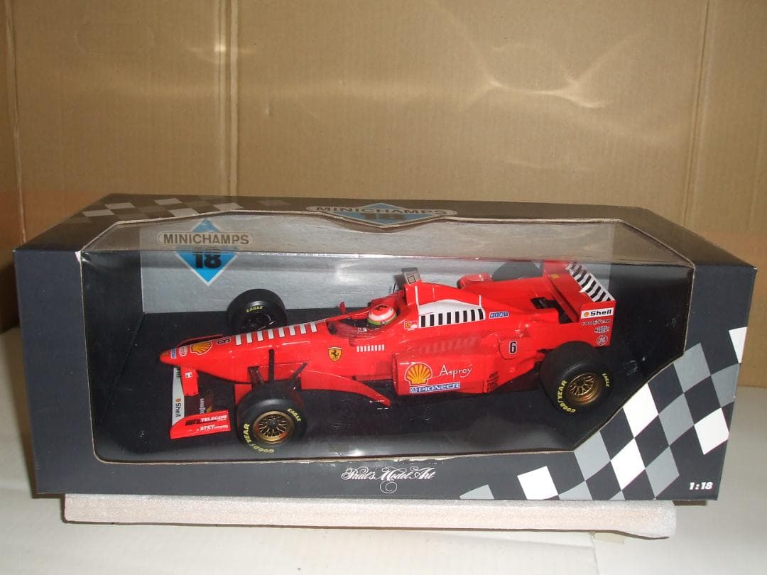 フェラーリ　F１　アーバイン　＃６　（ラウンチ？）　ミニチャンプス　１／１８