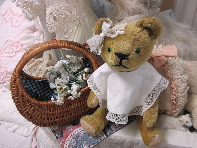 丁寧な造りの秀逸ベアさん■　アンティークベア　テディベア　■お供のパニエ