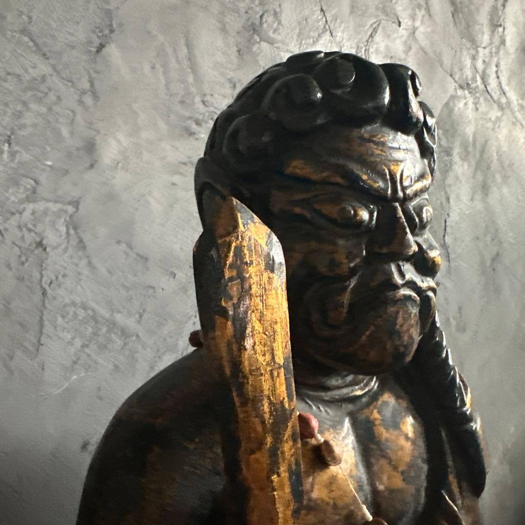 ヴィンテージ　迫力の木製彫刻 剣を持つ像