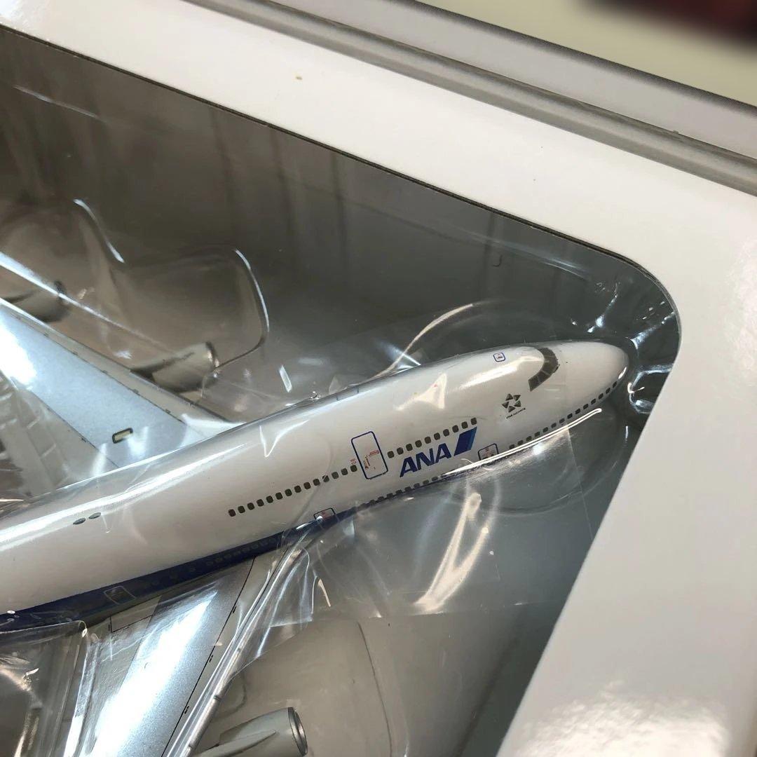 全日空商事　ANA B747−400の2機