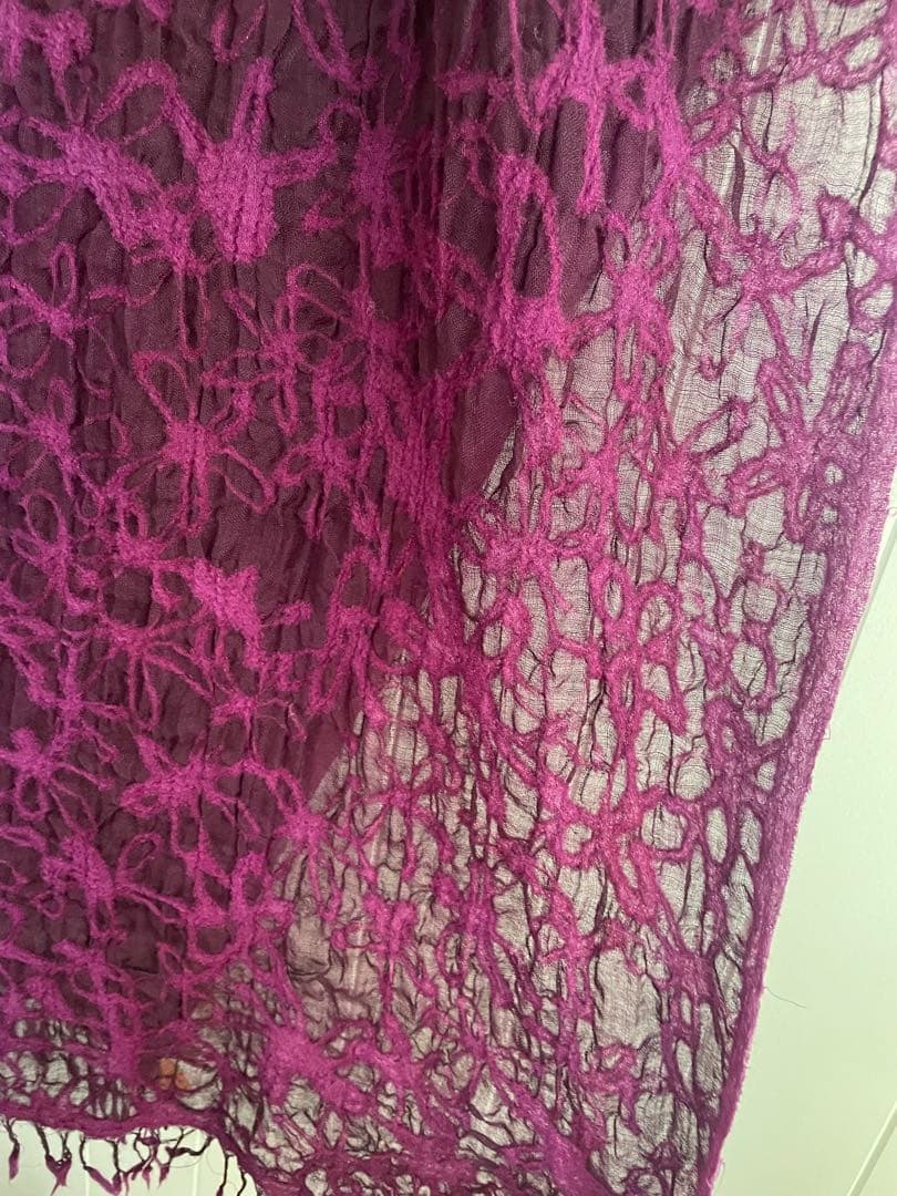 ⬇️ヨーガンレール　☆ 花フェルトスカーフ