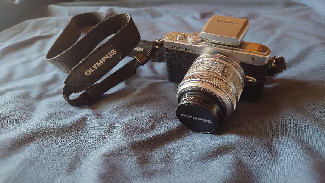 M*w様 OLYMPUS pen lite E-PL3 ミラーレスカメラ シルバ