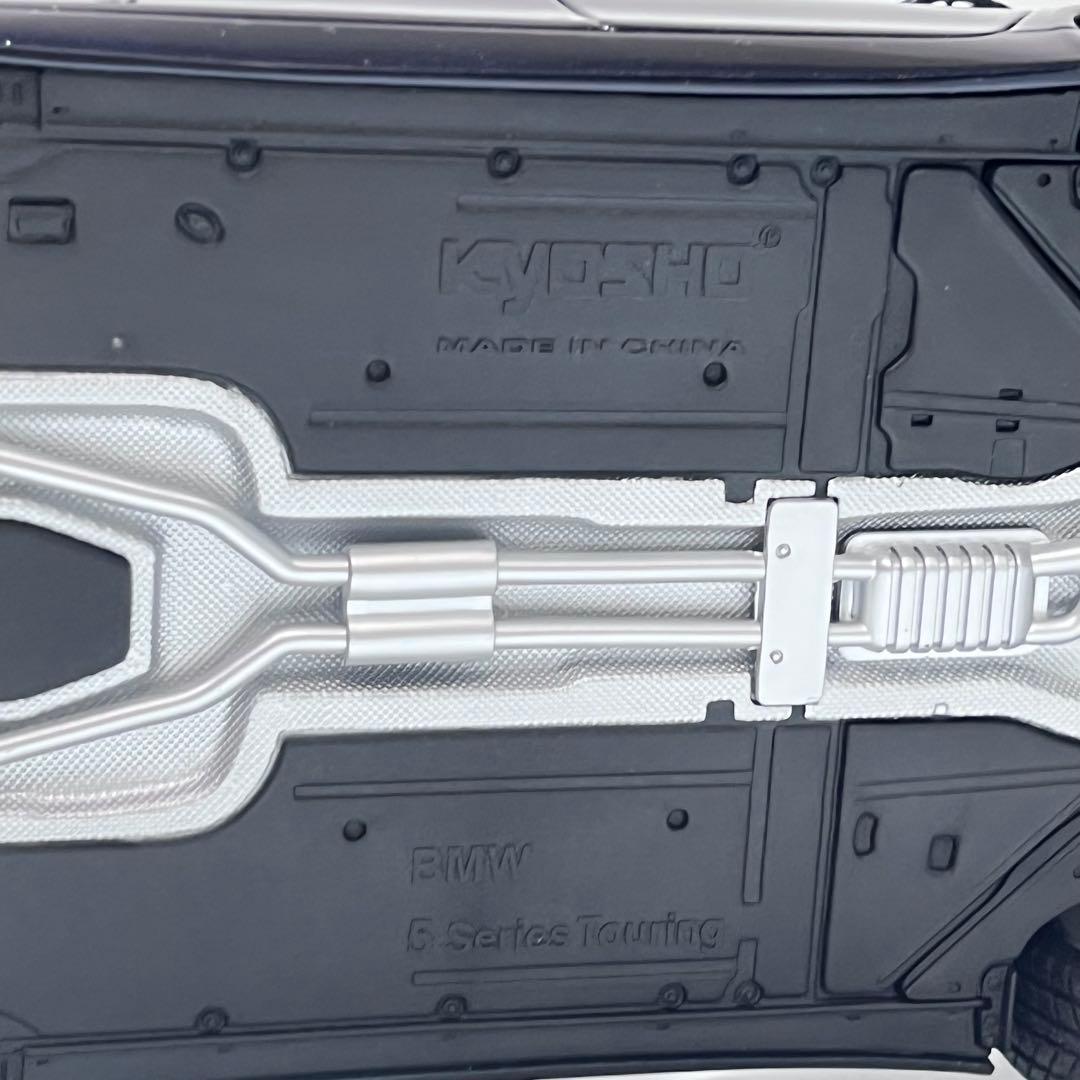 京商  5シリーズ 1/18 ミニカー