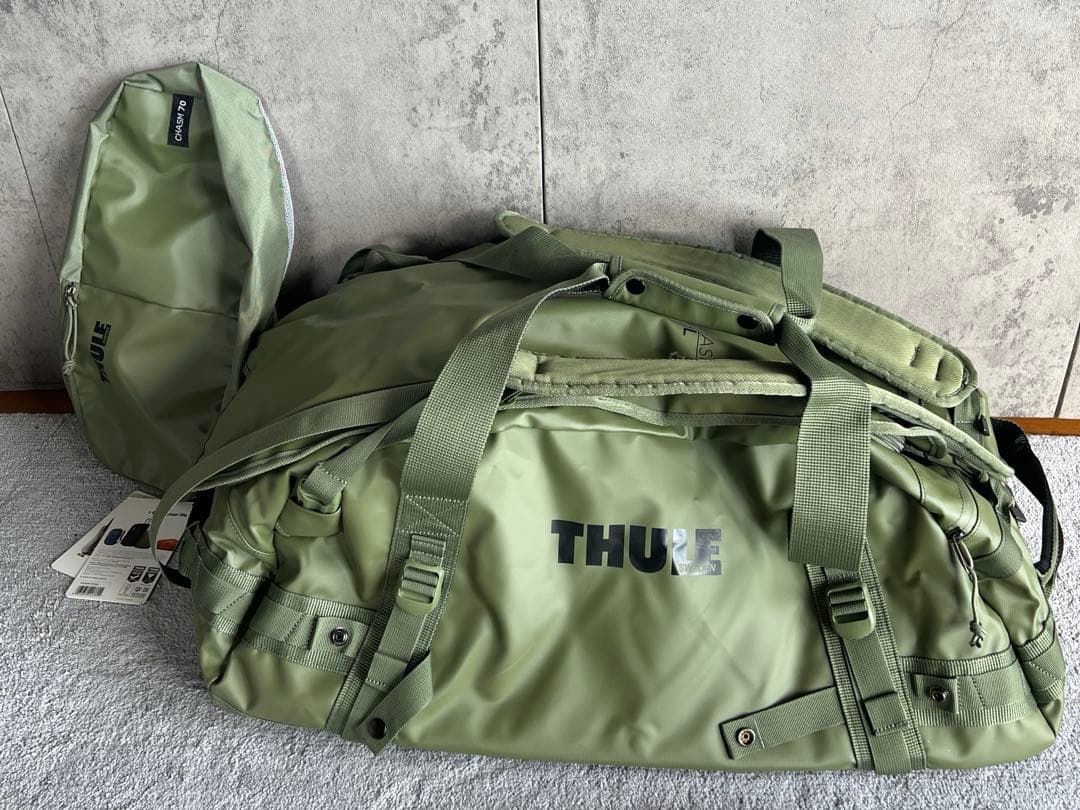 新品未使用　THULE ボストンバッグ オリーブグリーン