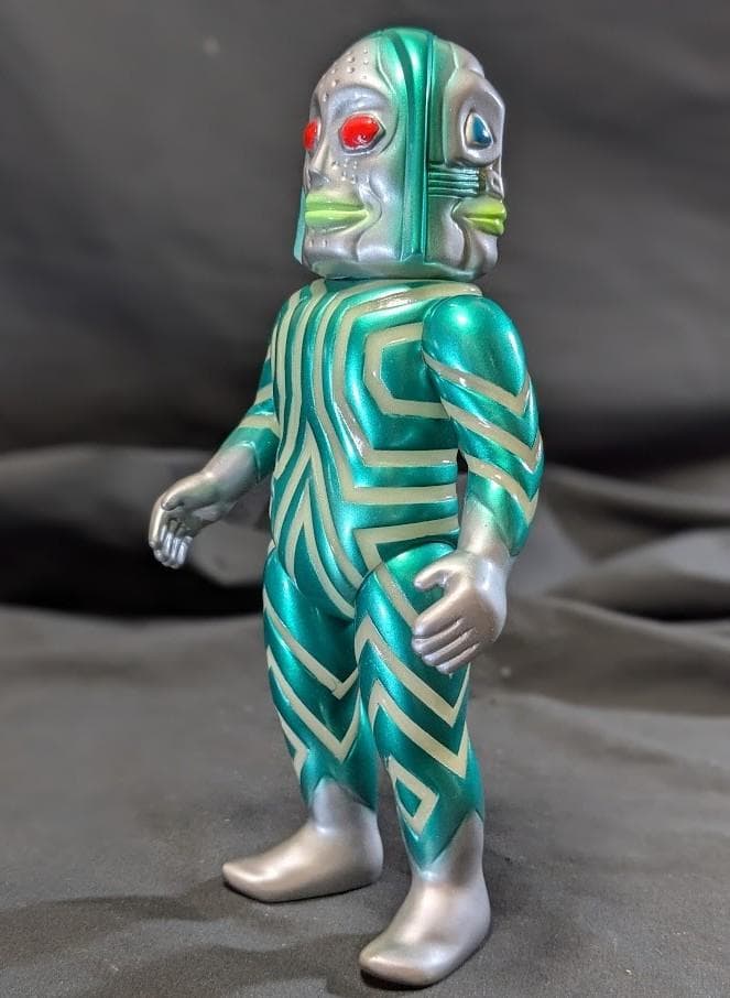 三面怪人 ダダ（Ｍ１号）三面バージョン ソフビフィギュア 蓄光カスタムペイント