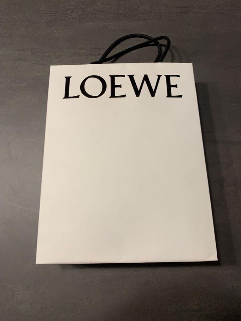 LOEWE レザー ベルト ブラックアナグラム ベルト（ペブルグレインカーフ）