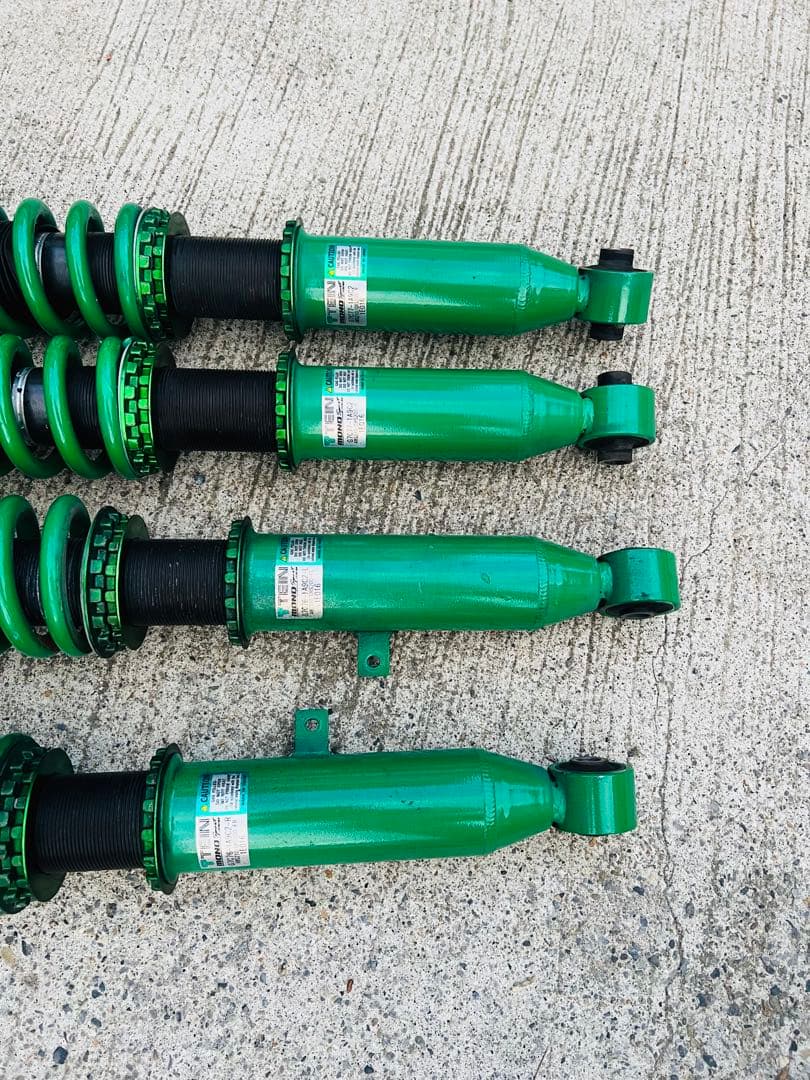 素晴らしい状態です!210 クラウン用 tein モノ スポーツ コイルオーバー