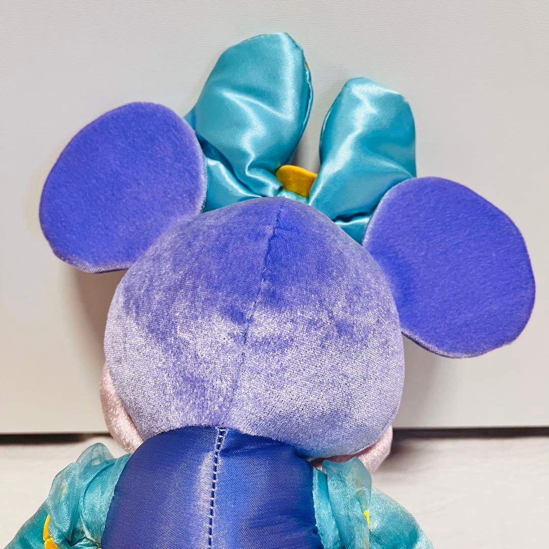 ディズニー　海外　ミニー　イッツアスモールワールド　ぬいぐるみ