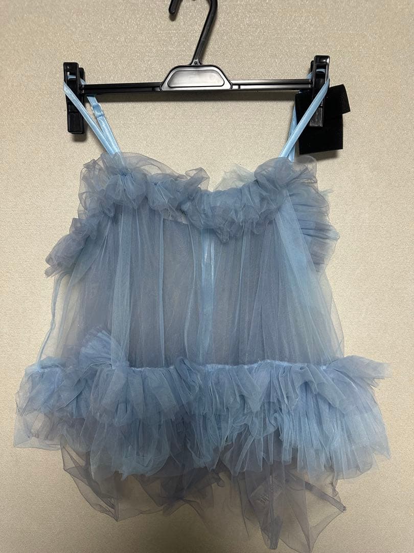 VIVIANO × jurk 水色チュールフリルキャミソール
