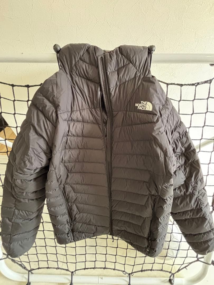 THE NORTH FACE フード付きダウンジャケット ブラック　軽量ダウン