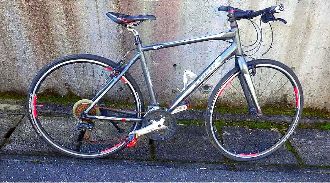 TREK FXシリーズ　7.4　FX　アルミフレーム クロスバイク　定価7万円程