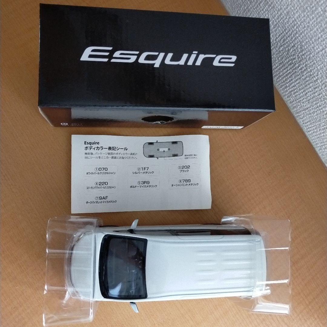 新品　TOYOTA　エスクァイア　サンプルカー　箱付き
