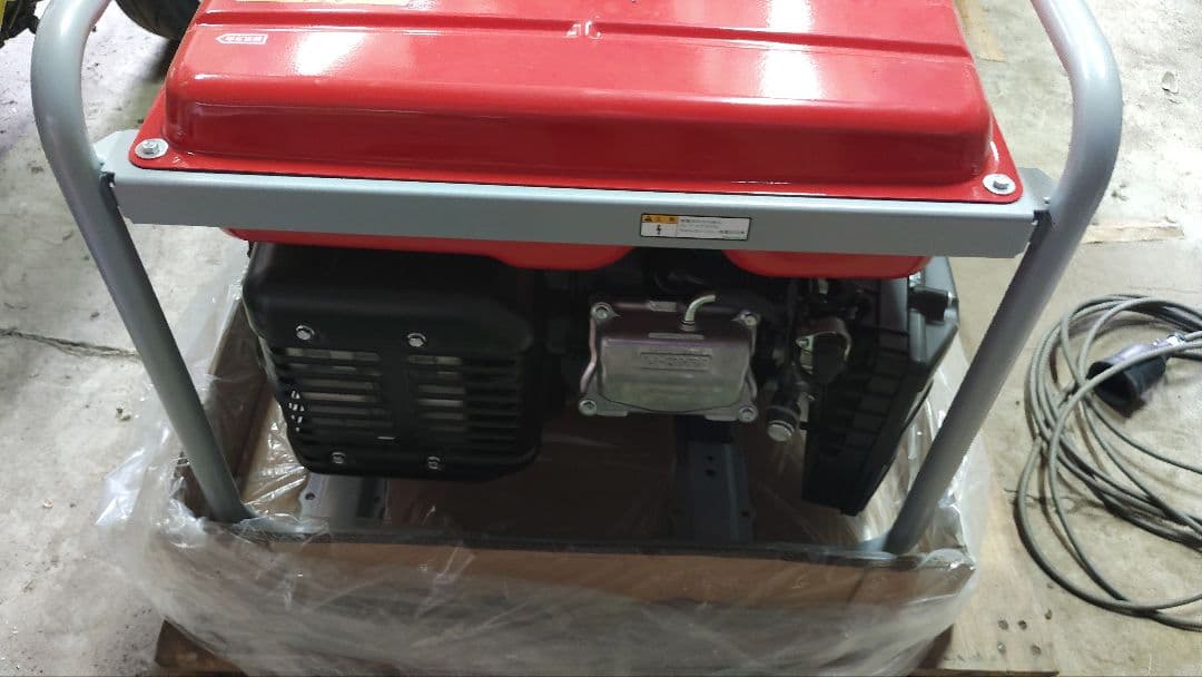 新ダイワ　エンジン三相発電機　三相200/単相100