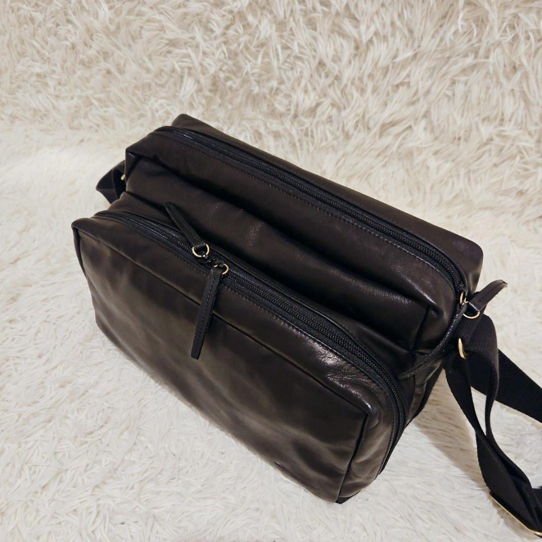 美品 アルティザン&アーティスト 本革 力メラバッグ GCAM-1000 日本製