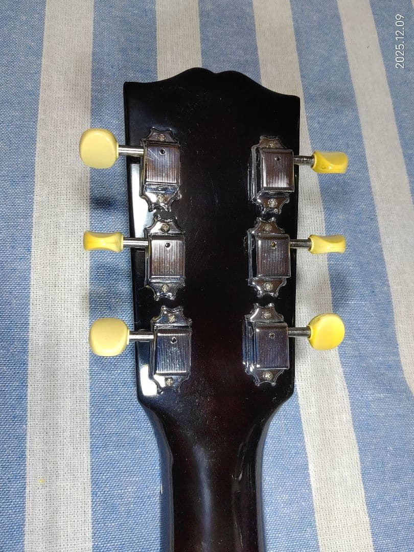 EpiphoneのGibsonヘッドの小振りアコギEL-00美品、ハードケース付