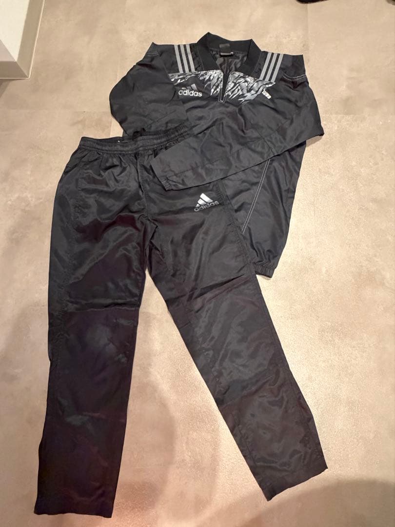 アディダス　ラグビーウインドブレーカー