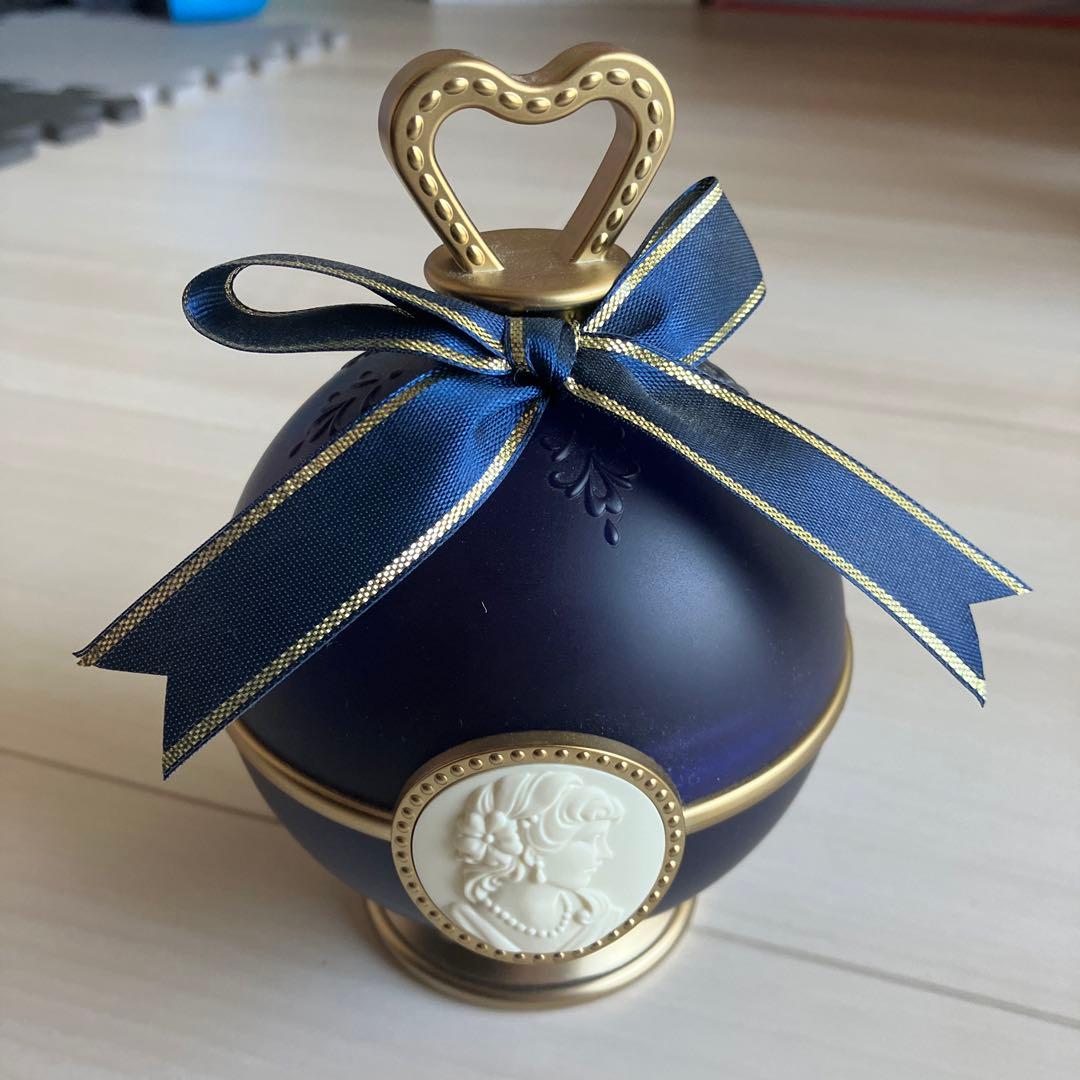 レ・メルヴェイユーズラデュレ　限定カラーチーク&ポット　2018年クリスマス