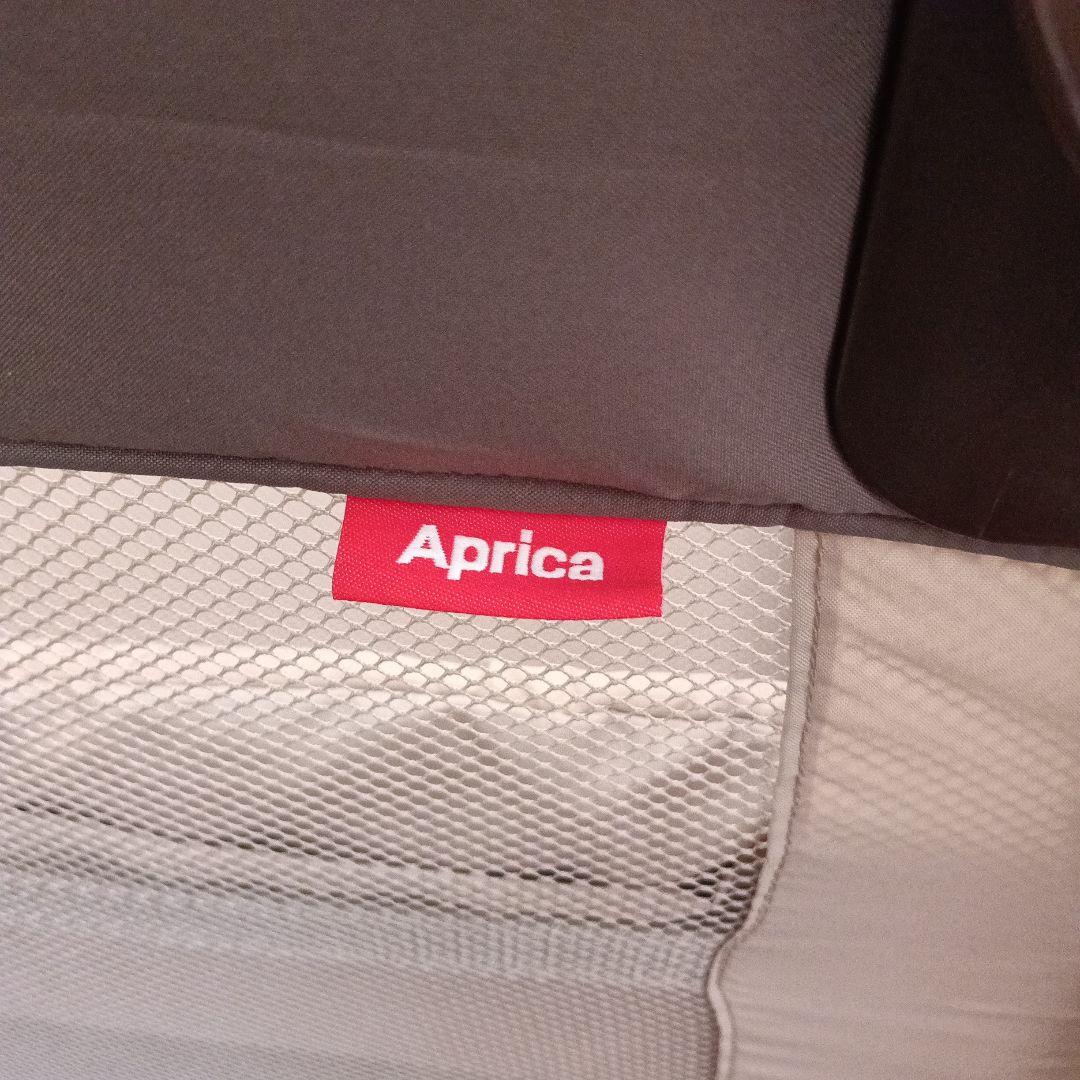 Apricaココネルエアーベビーベッド メッシュ ブラウン・ベージュ66047