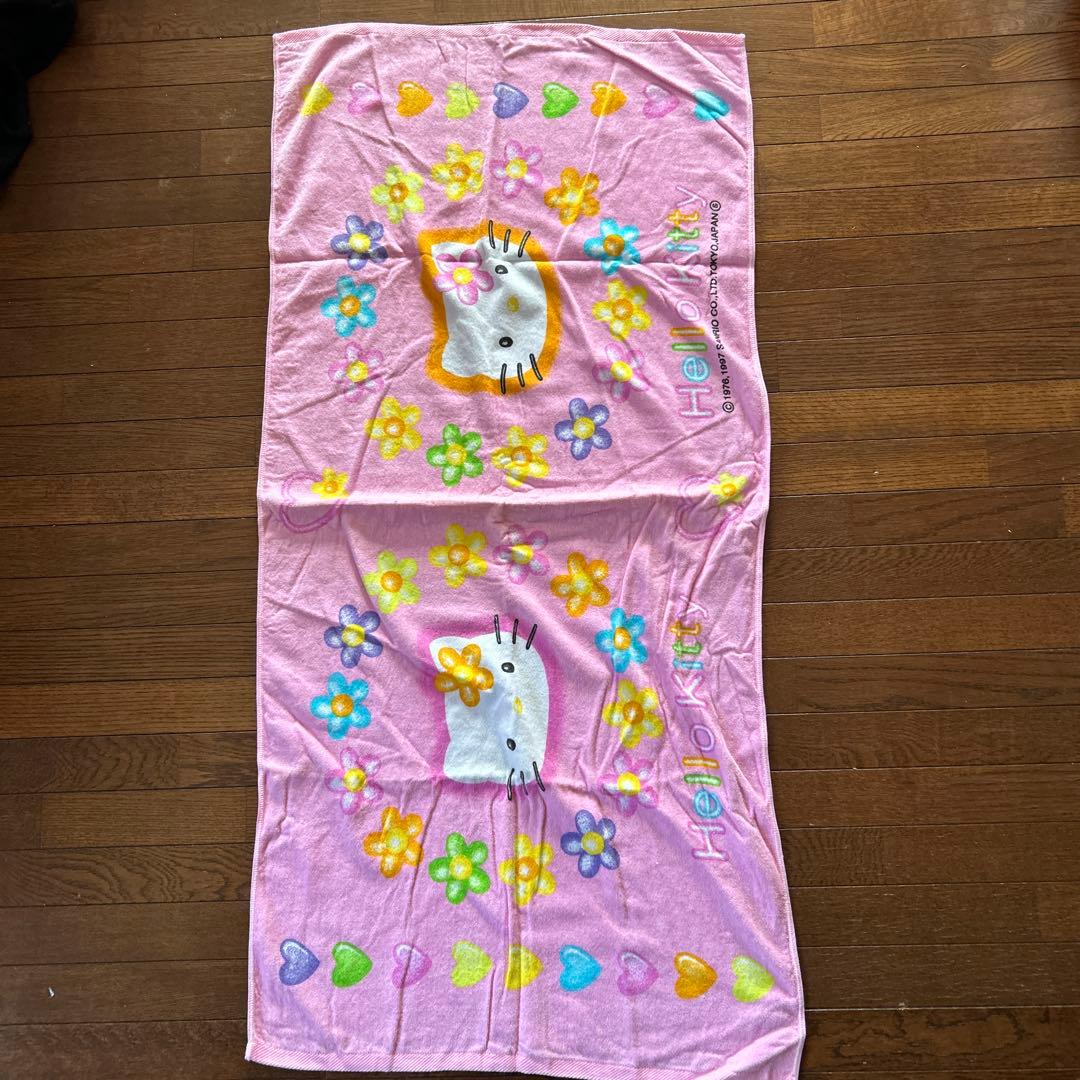 激レア　未使用　フラワーキティ バスタオル ピンク　サンリオらレトロ