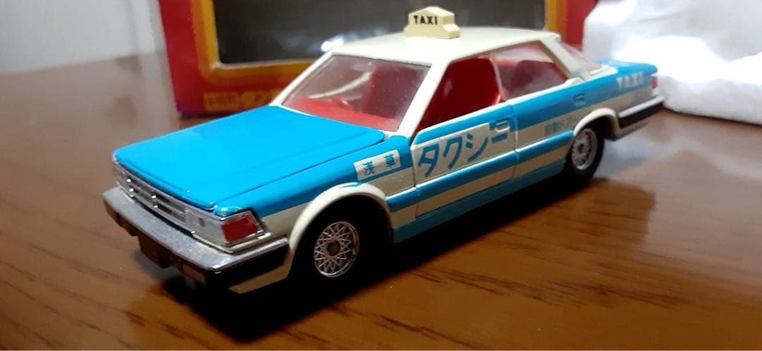 トミカダンディ　日産　グロリア　タクシー DJ-014 1/43
