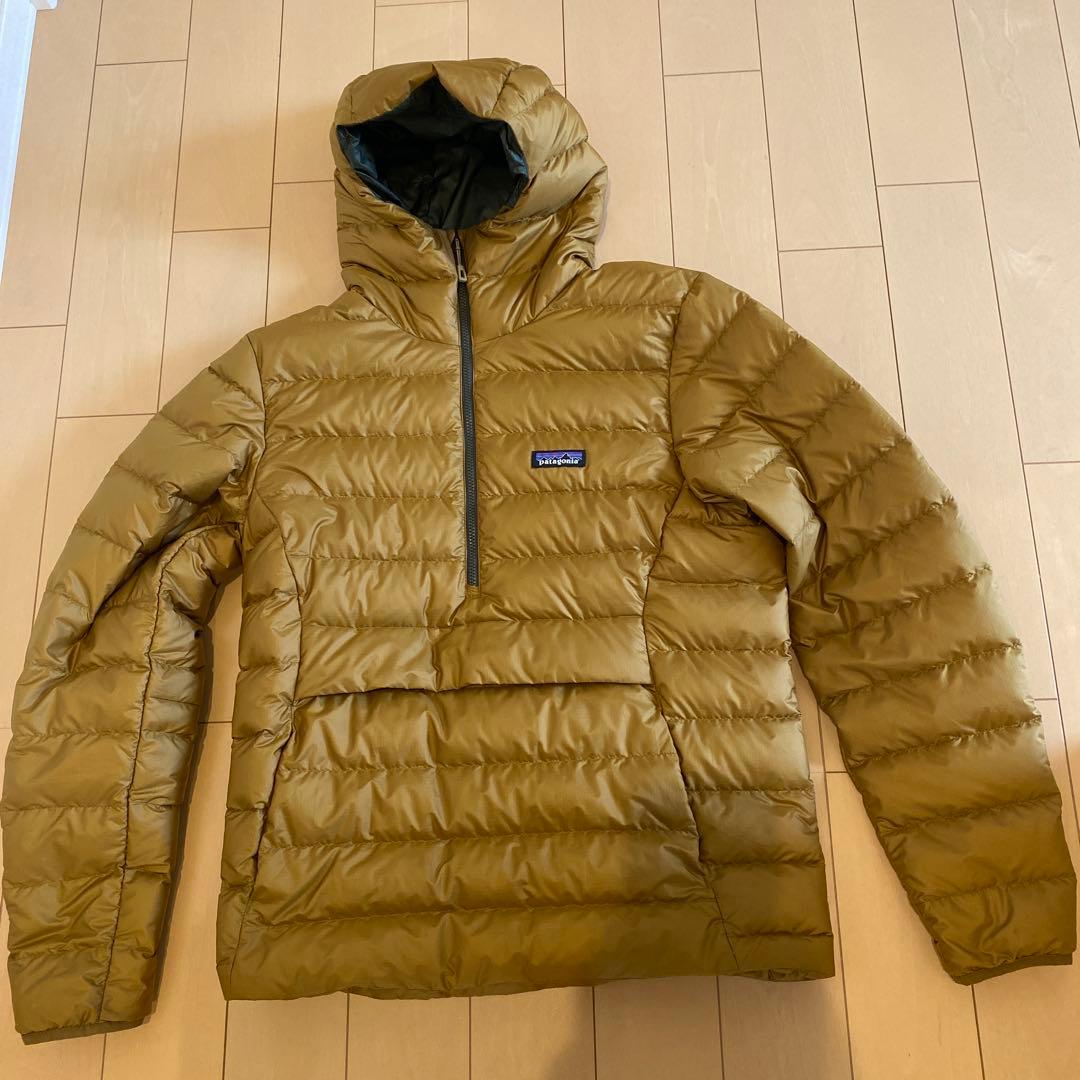 patagonia ダウンセーター　フーデイ　プルオーバー　Sサイズ