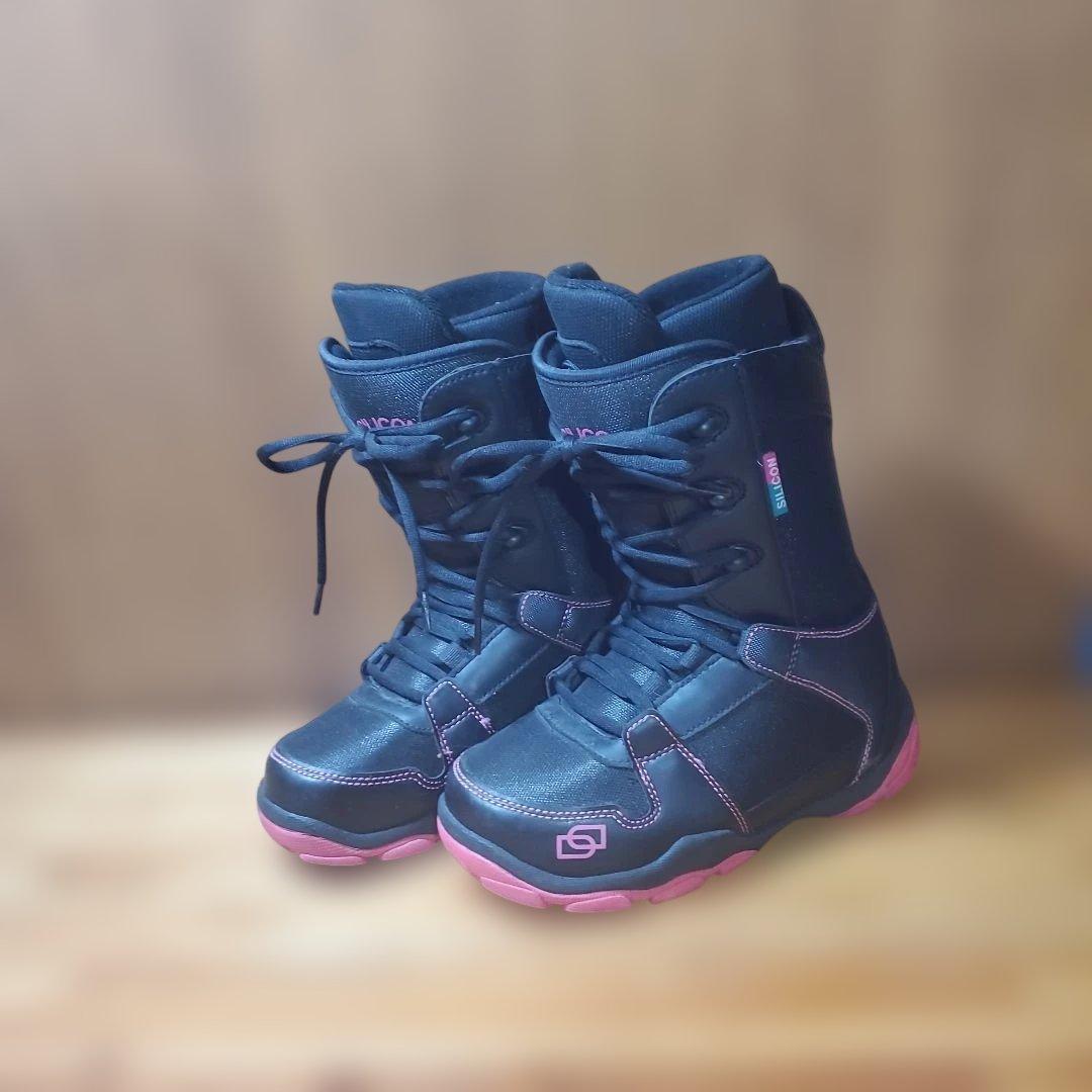 2回使用！SILICON スノーボードブーツ 23.5cm! 26191