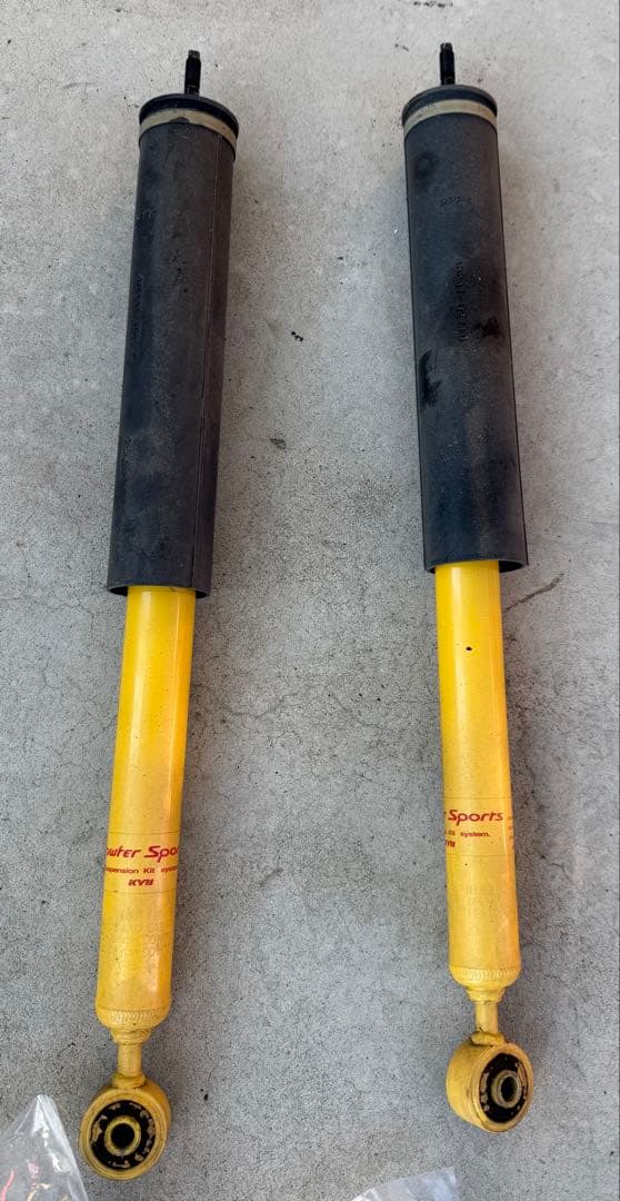 la150 ムーヴ　カスタム　KYB リヤ　la600 l175 la100