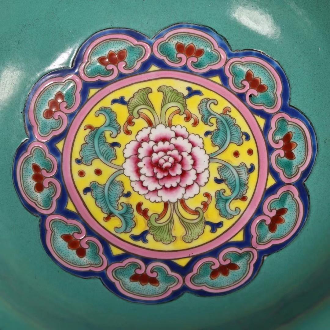 中国古美術・珍蔵七宝彩と粉彩・赤釉と描金磁器の碗・純手描き・箱付・置物・観賞皿