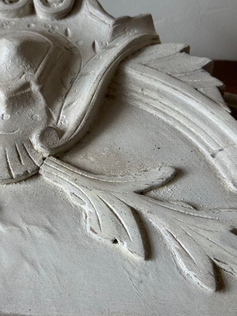 フランスアンティーク　ホワイトペイント　ペディメント