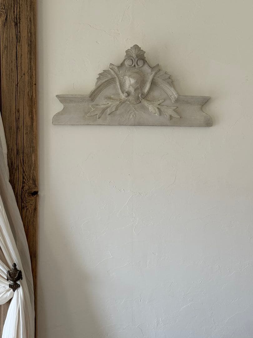 フランスアンティーク　ホワイトペイント　ペディメント