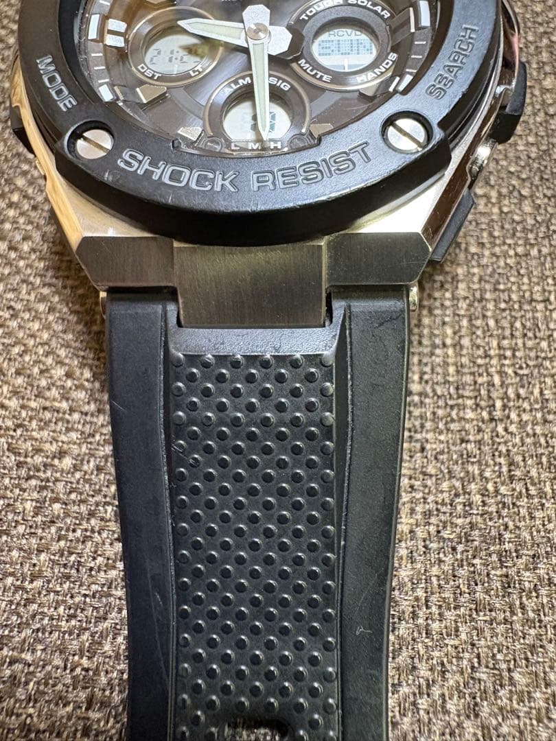 CASIO G-SHOCK GST-W300　電波ソーラー