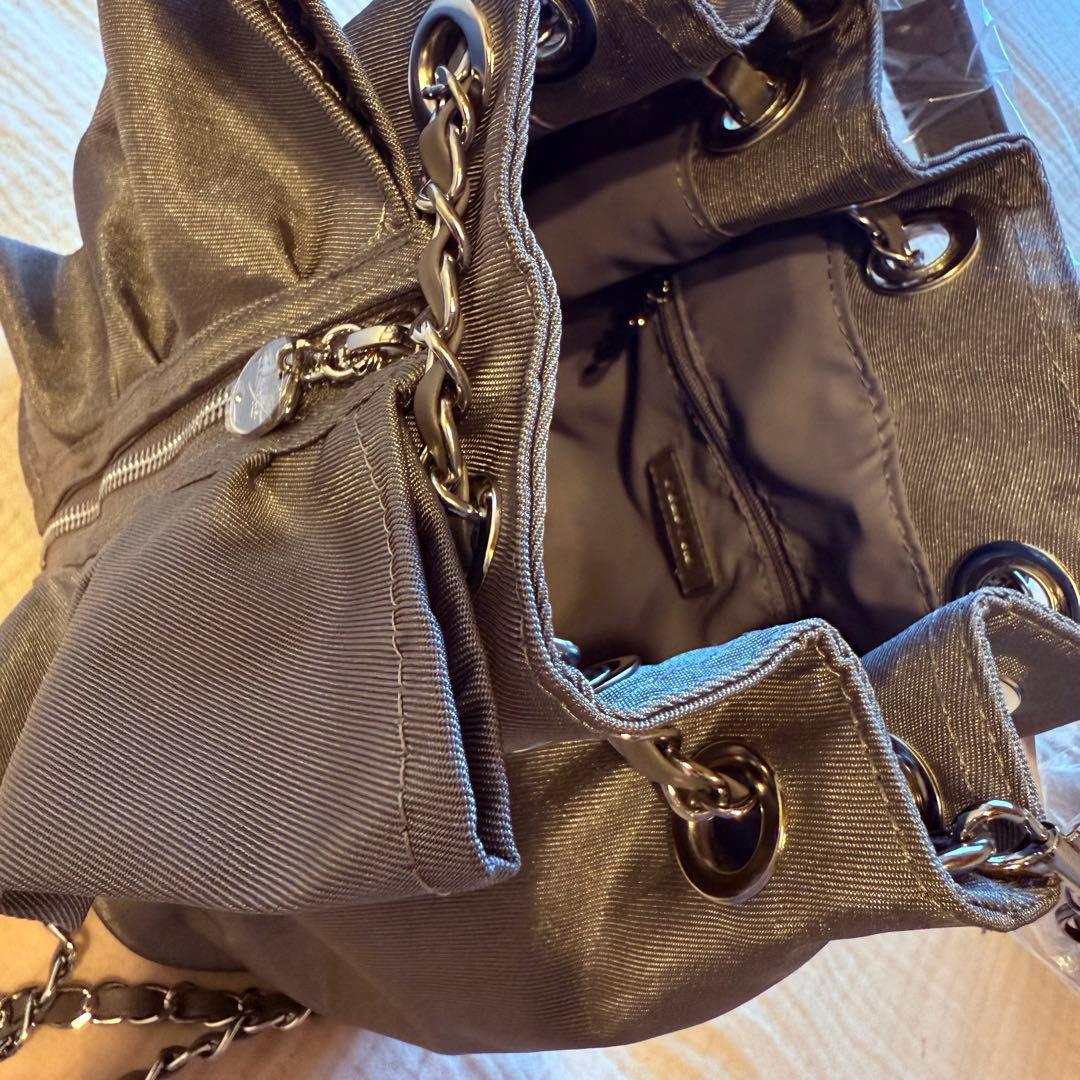 セルフォード チェーンショルダーフリルサック グレー