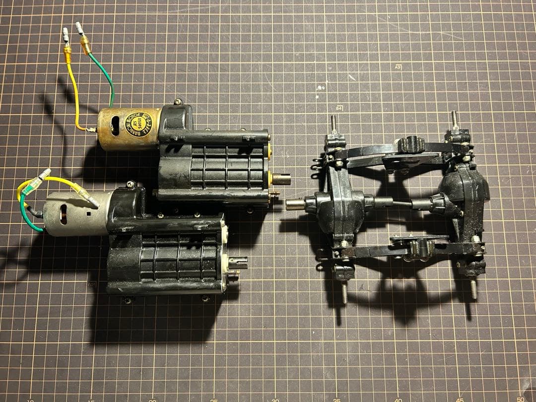 タミヤ1/14 ギアボックス 2つ、リアアクスル サスペンションセット