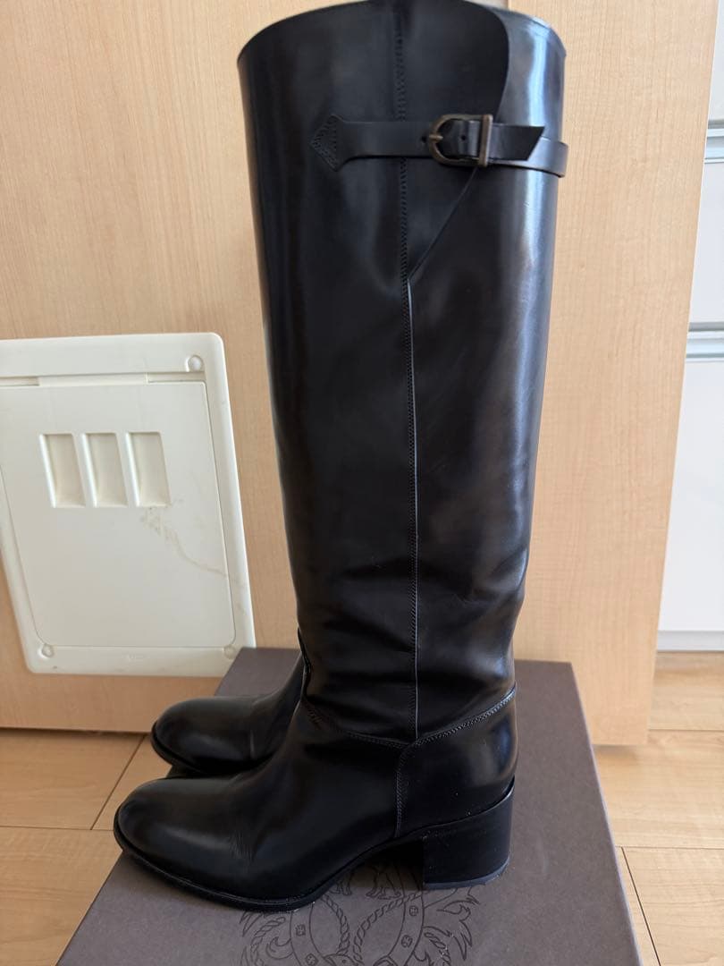 ブラックロングブーツ バックル付き
