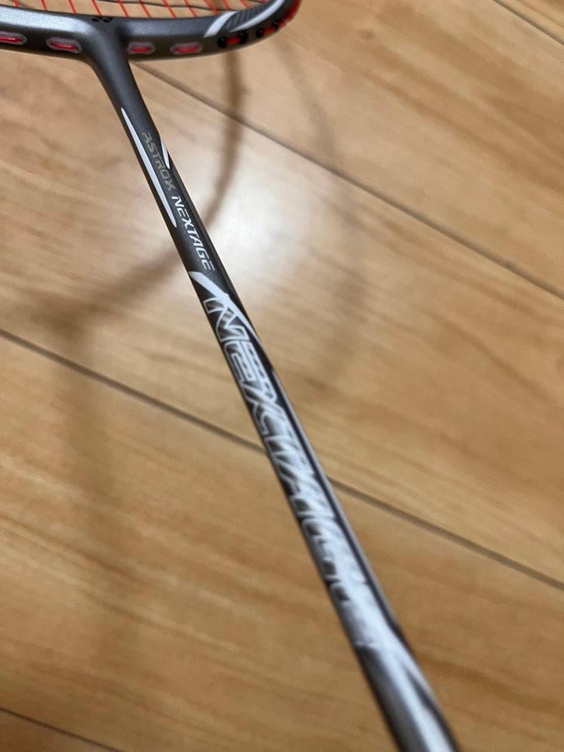 美品ラケット　YONEX ASTROX NEXTAGE